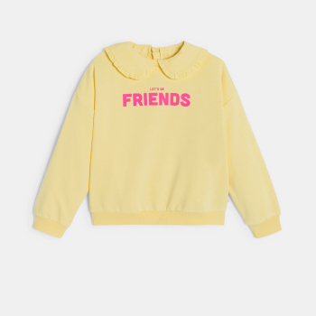 كنزة صفراء اللون، بها ياقة كلودين قابلة للإزالة للفتيات